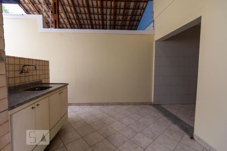 Casa à venda com 250m², 4 quartos e 3 vagas Casa à venda com 250m², 4 quartos e 3 vagasChurrasqueira
