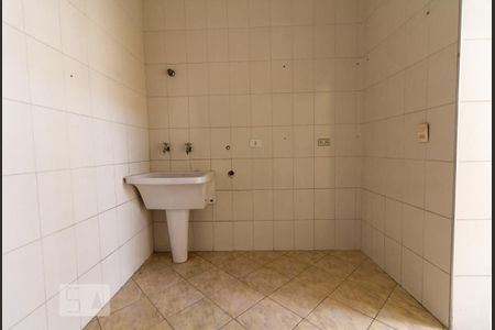 Casa à venda com 250m², 4 quartos e 3 vagas Casa à venda com 250m², 4 quartos e 3 vagasÁrea de Serviço