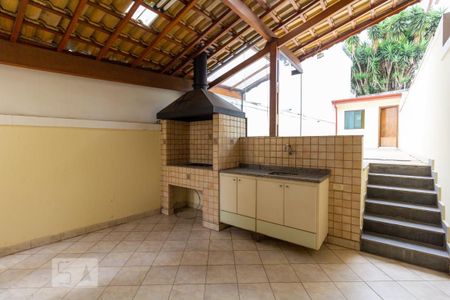 Casa à venda com 250m², 4 quartos e 3 vagas Casa à venda com 250m², 4 quartos e 3 vagasChurrasqueira