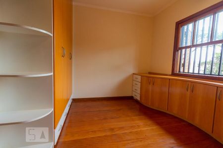 Casa à venda com 250m², 4 quartos e 3 vagas Casa à venda com 250m², 4 quartos e 3 vagasQuarto 2