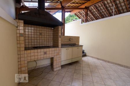 Casa à venda com 250m², 4 quartos e 3 vagas Casa à venda com 250m², 4 quartos e 3 vagasChurrasqueira