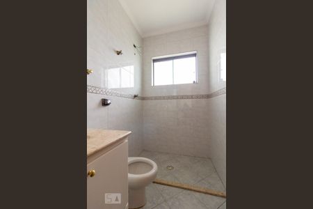 Casa à venda com 250m², 4 quartos e 3 vagas Casa à venda com 250m², 4 quartos e 3 vagasBanheiro Social