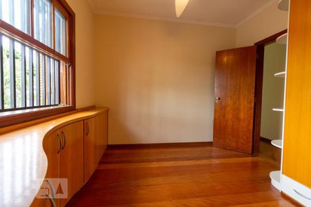 Casa à venda com 250m², 4 quartos e 3 vagas Casa à venda com 250m², 4 quartos e 3 vagasQuarto 2