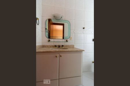 Casa à venda com 250m², 4 quartos e 3 vagas Casa à venda com 250m², 4 quartos e 3 vagasBanheiro Quarto Suíte 1