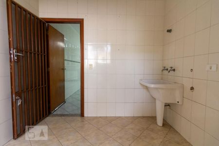 Casa à venda com 250m², 4 quartos e 3 vagas Casa à venda com 250m², 4 quartos e 3 vagasÁrea de Serviço