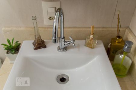 Apartamento à venda com 60m², 2 quartos e 1 vagaBanheiro da suíte - Torneira