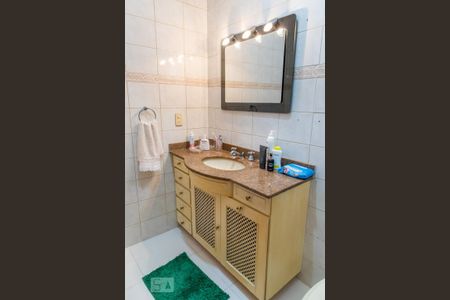 Casa à venda com 712m², 6 quartos e 4 vagas Casa à venda com 712m², 6 quartos e 4 vagasBanheiro da suíte 3