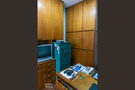 Casa à venda com 712m², 6 quartos e 4 vagas Casa à venda com 712m², 6 quartos e 4 vagasEscritório