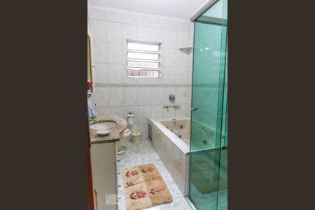 Casa à venda com 712m², 6 quartos e 4 vagas Casa à venda com 712m², 6 quartos e 4 vagasBanheiro da suíte 1