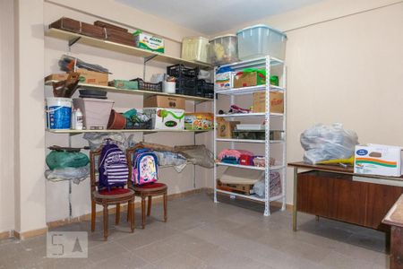 Casa à venda com 712m², 6 quartos e 4 vagas Casa à venda com 712m², 6 quartos e 4 vagasDepósito 3