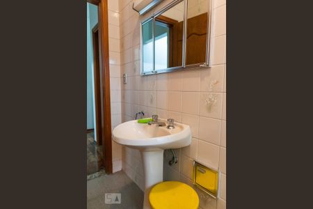 Casa à venda com 712m², 6 quartos e 4 vagas Casa à venda com 712m², 6 quartos e 4 vagasBanheiro