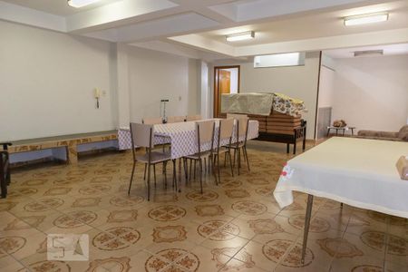 Casa à venda com 712m², 6 quartos e 4 vagas Casa à venda com 712m², 6 quartos e 4 vagasSalão de festas