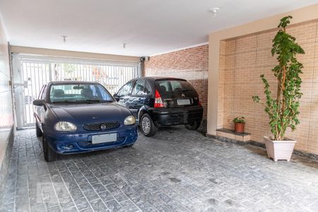 Casa à venda com 712m², 6 quartos e 4 vagas Casa à venda com 712m², 6 quartos e 4 vagasGaragem