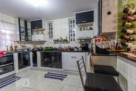 Casa de condomínio à venda com 355m², 4 quartos e 2 vagas Casa de condomínio à venda com 355m², 4 quartos e 2 vagasCozinha