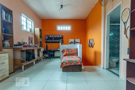 Casa de condomínio à venda com 355m², 4 quartos e 2 vagas Casa de condomínio à venda com 355m², 4 quartos e 2 vagasQuarto 2