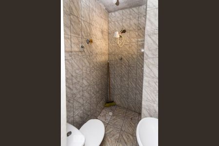 Banheiro de casa para alugar com 1 quarto, 45m² em Vila Industrial, São Paulo