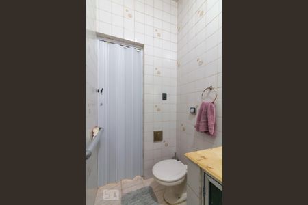 Casa à venda com 240m², 3 quartos e 2 vagasBanheiro