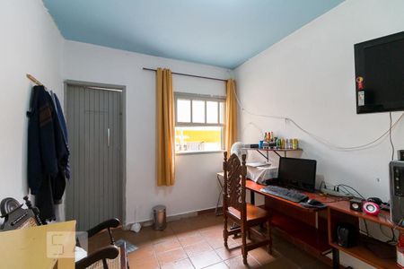 Casa à venda com 240m², 3 quartos e 2 vagasEdícula - quarto