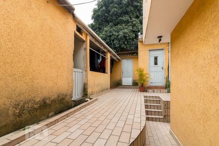 Casa à venda com 240m², 3 quartos e 2 vagasQuintal - fundos