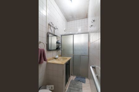 Casa à venda com 240m², 3 quartos e 2 vagasBanheiro