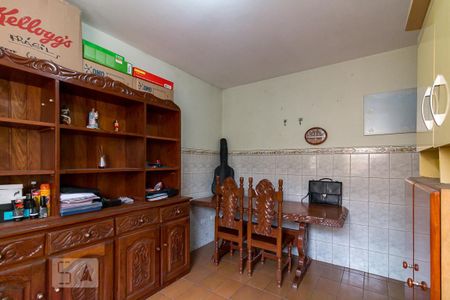 Casa à venda com 240m², 3 quartos e 2 vagasEdícula - cozinha
