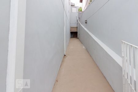 Casa de condomínio à venda com 500m², 4 quartos e 6 vagas Casa de condomínio à venda com 500m², 4 quartos e 6 vagasCorredor externo