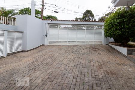 Casa de condomínio à venda com 500m², 4 quartos e 6 vagas Casa de condomínio à venda com 500m², 4 quartos e 6 vagasGaragem