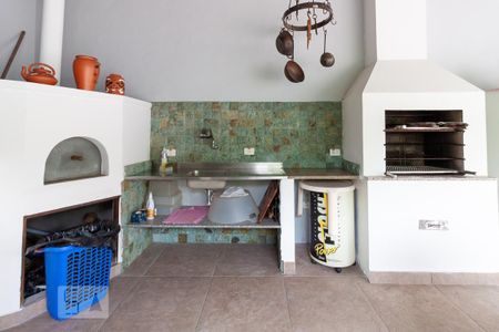 Casa de condomínio à venda com 500m², 4 quartos e 6 vagas Casa de condomínio à venda com 500m², 4 quartos e 6 vagasChurrasqueira