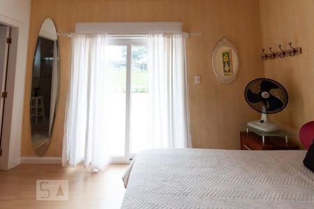 Casa de condomínio à venda com 500m², 4 quartos e 6 vagas Casa de condomínio à venda com 500m², 4 quartos e 6 vagasSuíte 1