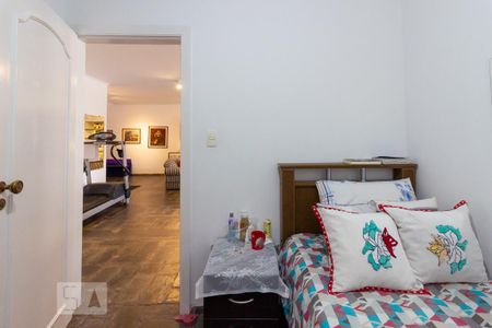 Casa de condomínio à venda com 500m², 4 quartos e 6 vagas Casa de condomínio à venda com 500m², 4 quartos e 6 vagasQuarto de serviço