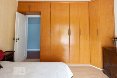 Casa de condomínio à venda com 500m², 4 quartos e 6 vagas Casa de condomínio à venda com 500m², 4 quartos e 6 vagasSuíte 1