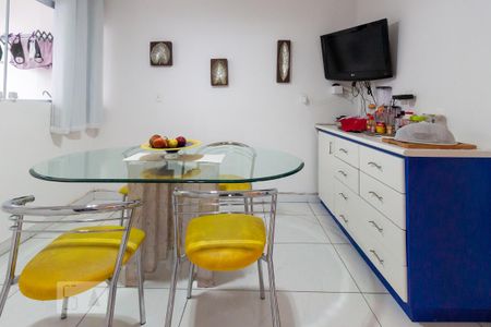 Casa de condomínio à venda com 500m², 4 quartos e 6 vagas Casa de condomínio à venda com 500m², 4 quartos e 6 vagasCozinha