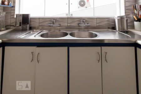 Casa de condomínio à venda com 500m², 4 quartos e 6 vagas Casa de condomínio à venda com 500m², 4 quartos e 6 vagasCozinha