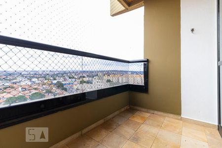 Sacada de apartamento para alugar com 3 quartos, 99m² em Novo Taquaral, Campinas