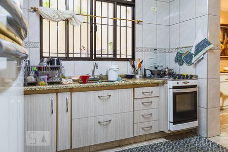 Casa à venda com 200m², 3 quartos e 2 vagas Casa à venda com 200m², 3 quartos e 2 vagasCozinha