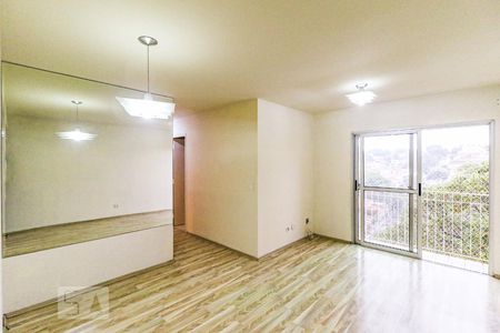 Sala de apartamento para alugar com 3 quartos, 67m² em Jardim Aeroporto, São Paulo