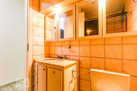 Banheiro de apartamento para alugar com 3 quartos, 67m² em Jardim Aeroporto, São Paulo