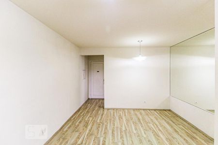Sala de apartamento para alugar com 3 quartos, 67m² em Jardim Aeroporto, São Paulo