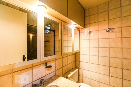 Banheiro de apartamento para alugar com 3 quartos, 67m² em Jardim Aeroporto, São Paulo