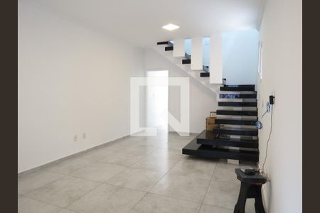 Sala de casa à venda com 3 quartos, 170m² em Vila Pereira Cerca, São Paulo
