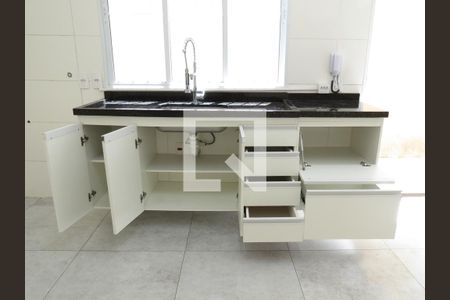 Casa à venda com 170m², 3 quartos e 2 vagasCozinha *Gabinete Aberto)