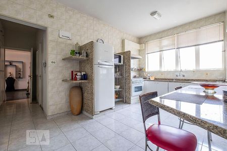 Apartamento para alugar com 260m², 4 quartos e 2 vagasCozinha