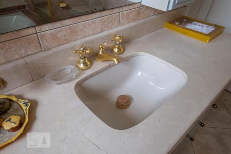 Apartamento para alugar com 260m², 4 quartos e 2 vagasSuíte - Banheiro