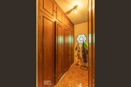 Casa à venda com 450m², 3 quartos e 6 vagasCloset Suíte 1