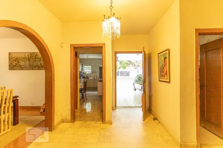 Casa à venda com 450m², 3 quartos e 6 vagasSala