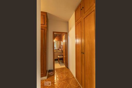 Casa à venda com 450m², 3 quartos e 6 vagasCloset Suíte 1