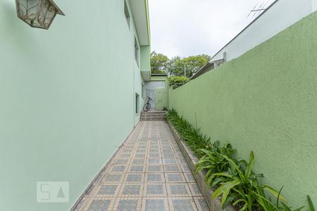 Casa à venda com 450m², 3 quartos e 6 vagasCorredor Externo Esquerdo