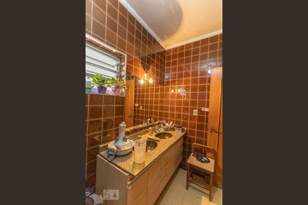 Casa à venda com 450m², 3 quartos e 6 vagasBanheiro Suíte 1