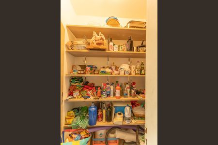 Casa à venda com 450m², 3 quartos e 6 vagasDispensa