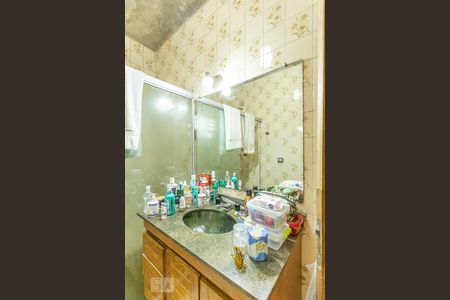 Casa à venda com 450m², 3 quartos e 6 vagasBanheiro Suíte 2